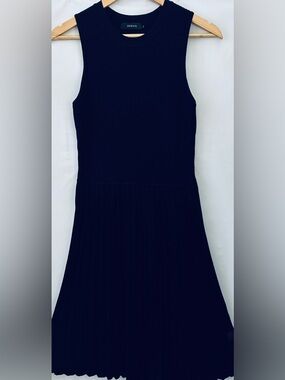 Zesica Black Sleeveless Midi Dress